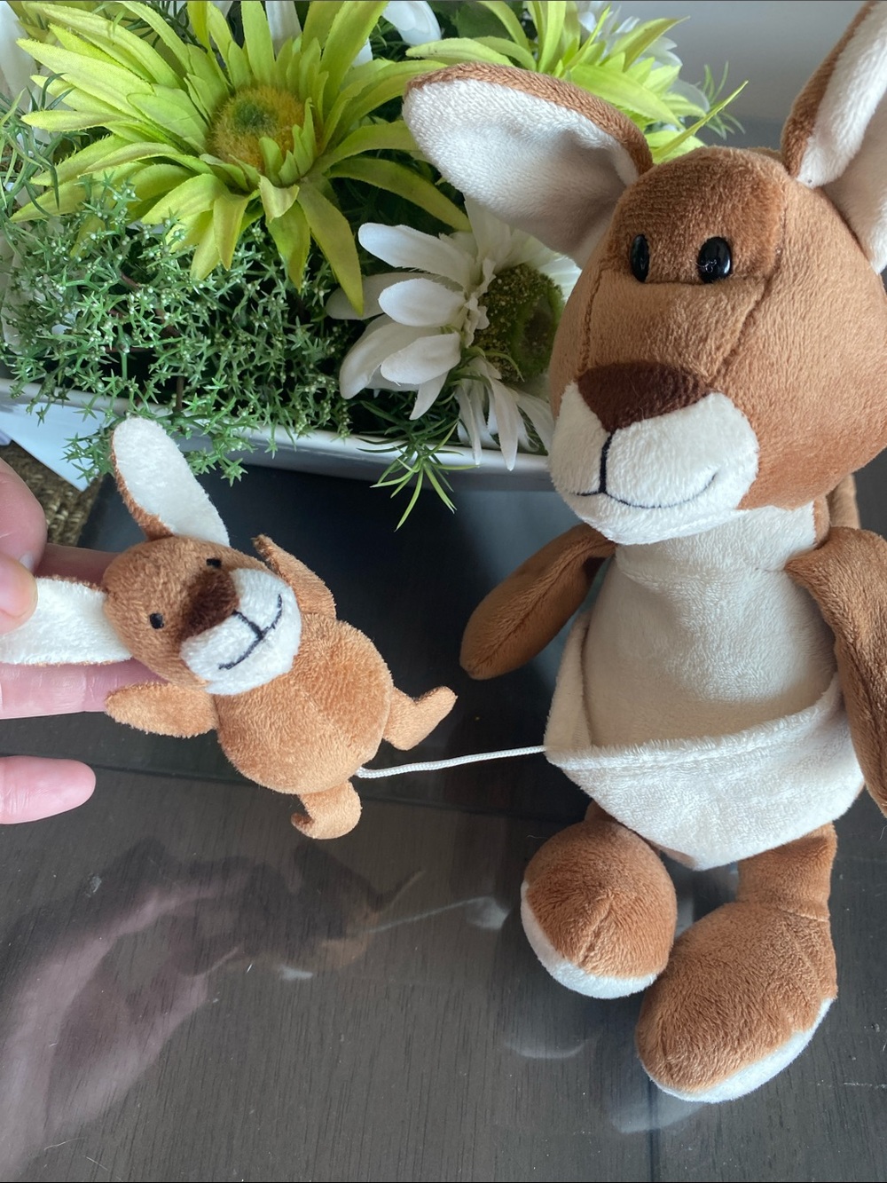 Kinder Kangaroo & Joe Plush Animal - Picture 2 of 7